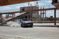 Porsche Cayenne Turbo E-Hybrid shown off on video