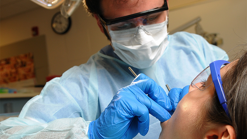 How to Get a Dental Hygienist Job