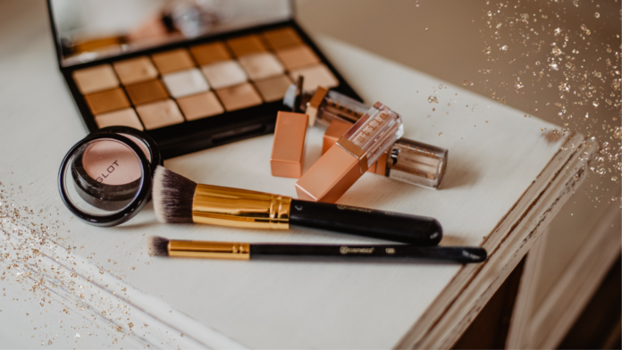 15 Reasons to Choose Australian Makeup Sets