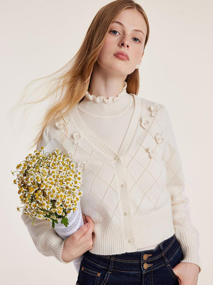 Explore The Luxurious World Of Goelia Knitwear