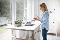 The Role of Standing Desks in Ergonomic and Aesthetic Innovation