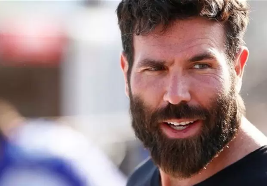 Dan Bilzerian Net Worth How Rich is Dan Bilzerian?