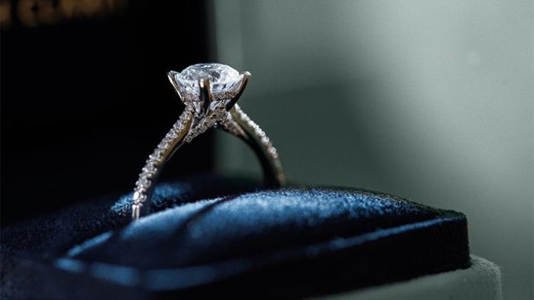 Fallowfield Flames: Timeless Traditions in Engagement Rings