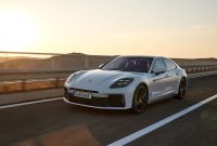 Porsche Panamera 4S E-Hybrid unveiled