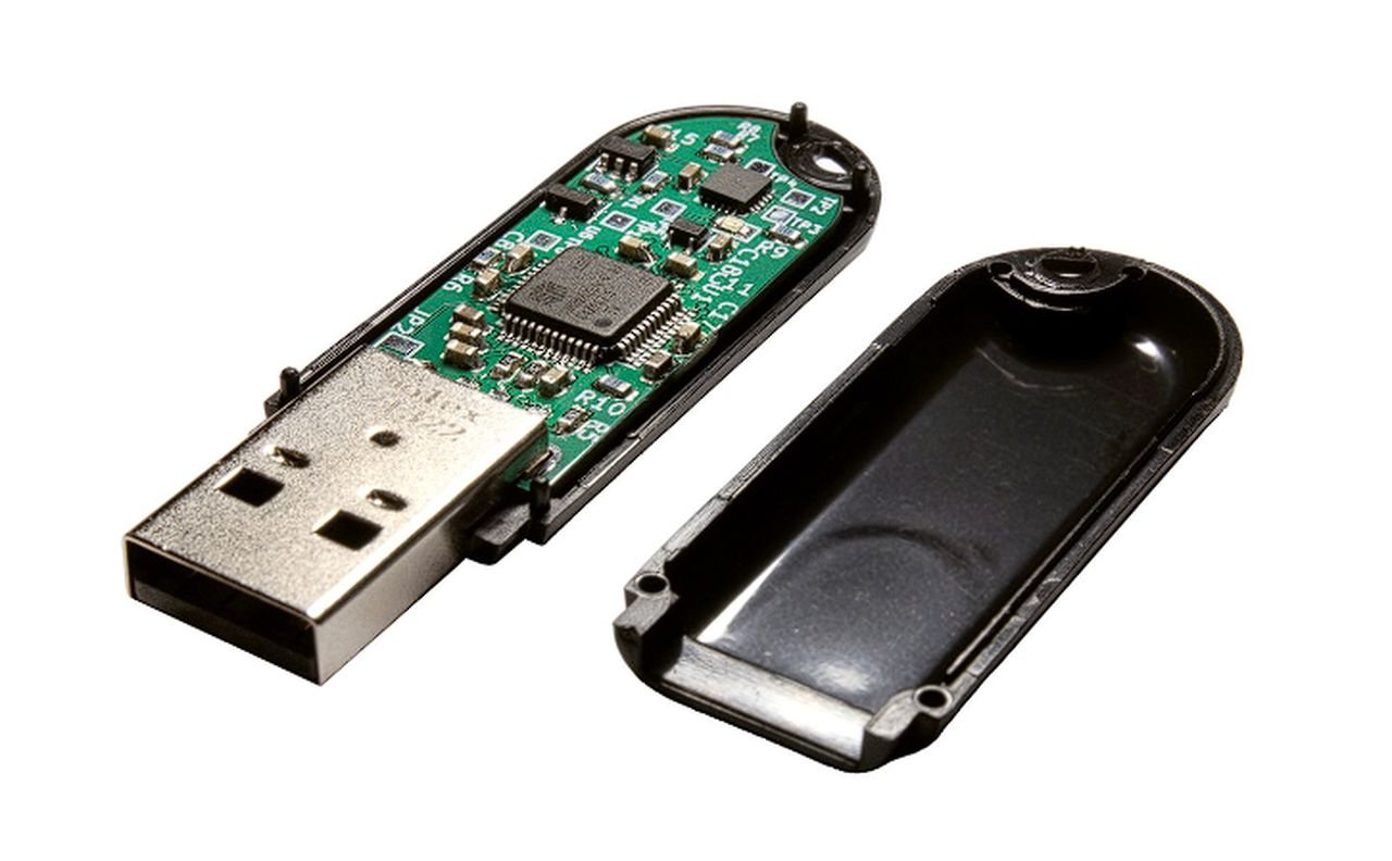 Broken USB flash drive with secret hidden partition