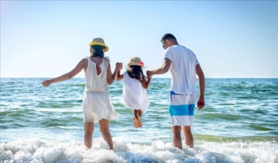 5 Awesome Reasons to Go on Holiday with Your Extended Family